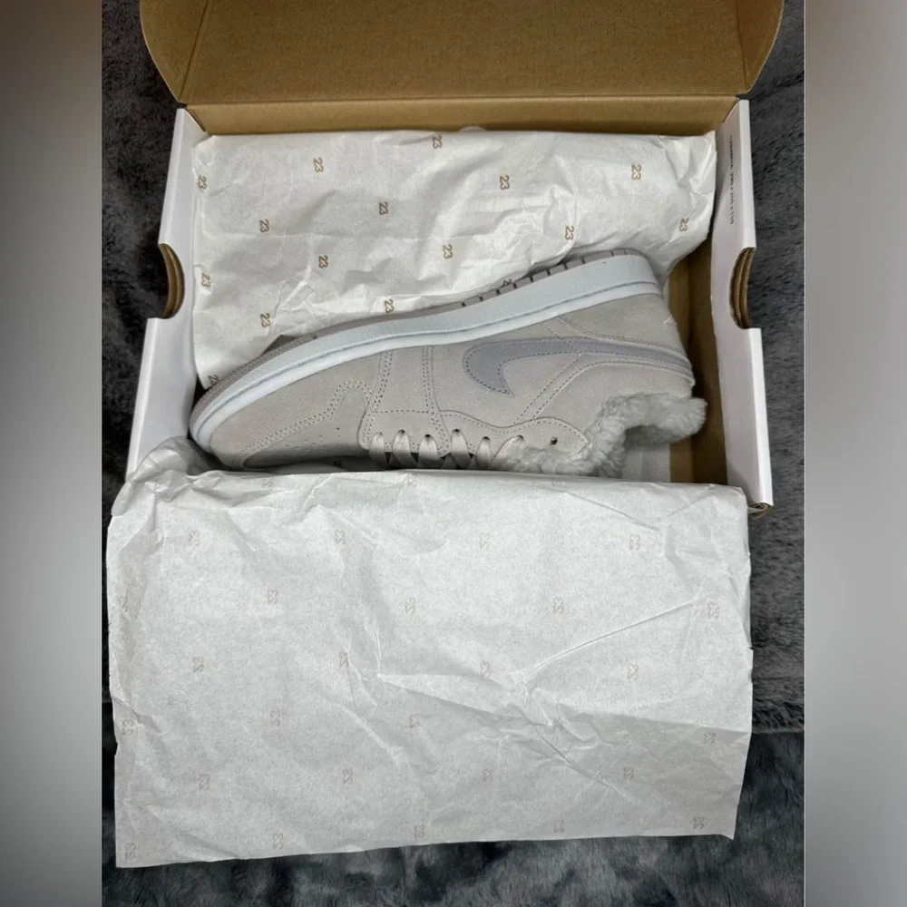 Air Jordan 1 low Sherpa - Picture 4 of 9